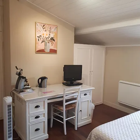 Au Petit Nid De 3*