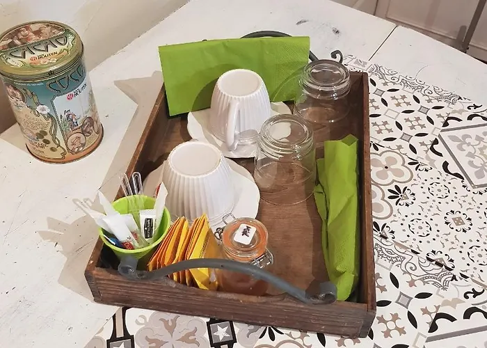 לינה וארוחת בוקר Au Petit Nid De 3*